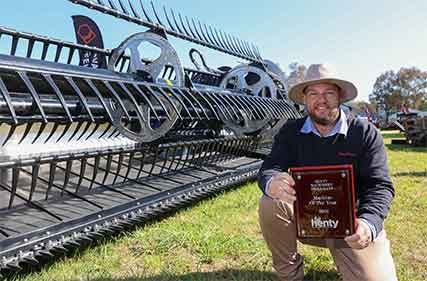  MacDon FD2 wins coveted Henty Machine of the Year award