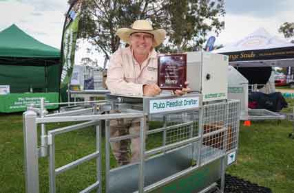  Increased monitoring and less labour in lotfeeding lambs 